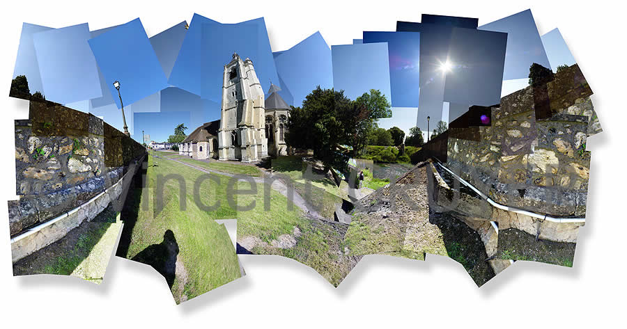 Photo panoramique de l'église Saint-Hilaire - 28400 Nogent le Rotrou - Parc naturel régional du Perche - Eure et Loir - Région centre - France - Europe